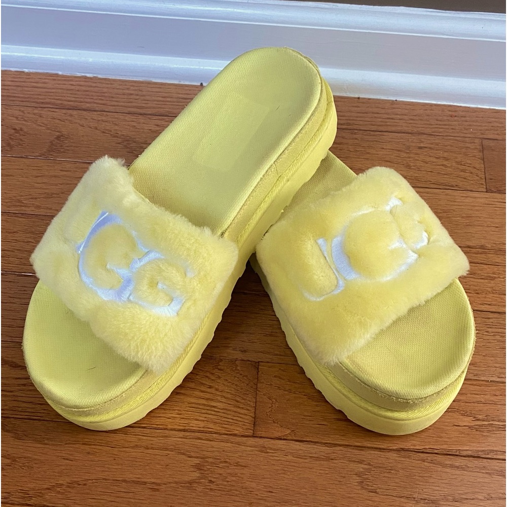 Ugg slides sandal